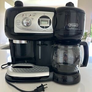 DeLonghi Combo Espresso and Coffee maker BCO-264B
